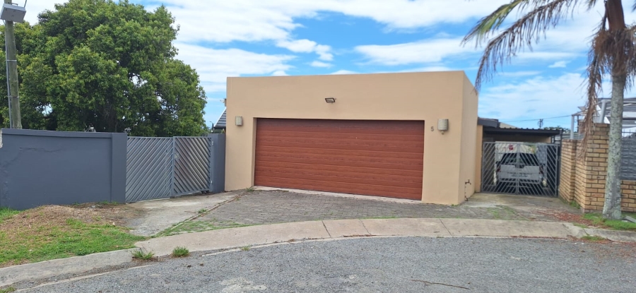 3 Bedroom Property for Sale in Amalinda Eastern Cape
